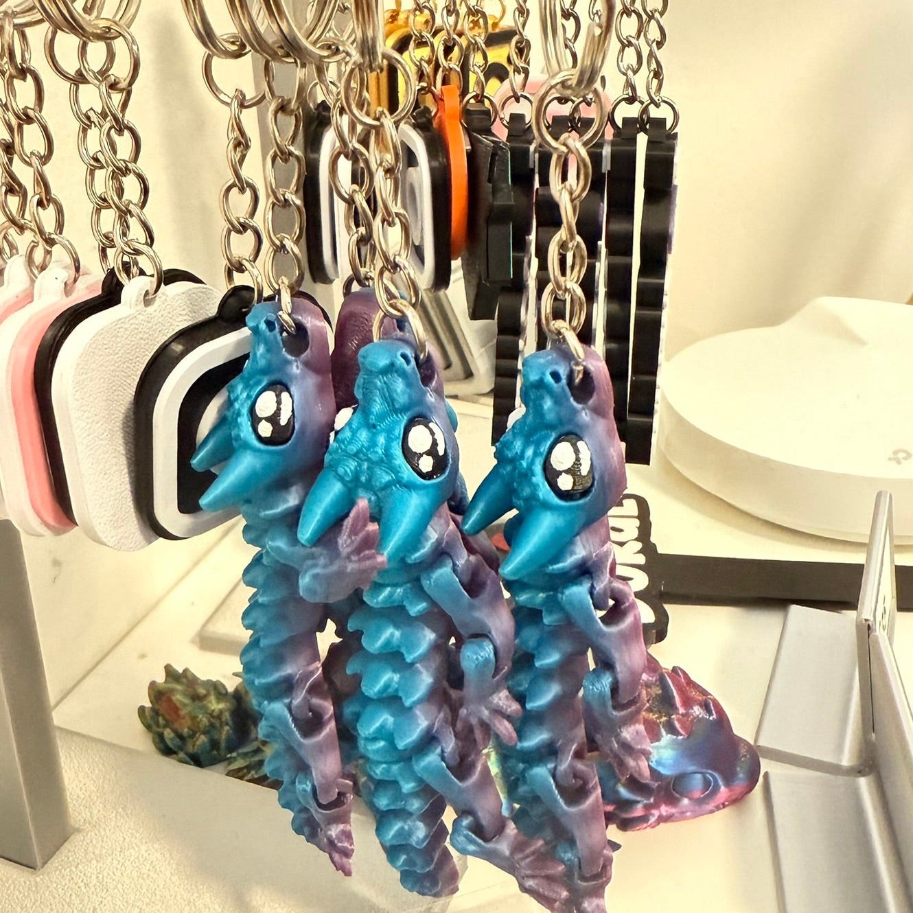 Llaveros de dragoncitos